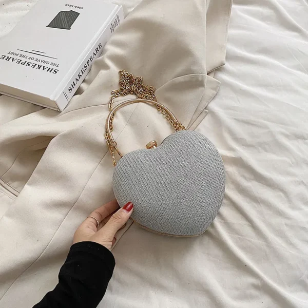 Bolsa de mão feminina brilhante, bolsa de mão em formato de coração, de metal, com corrente, de ombro, de luxo - Imagem 4