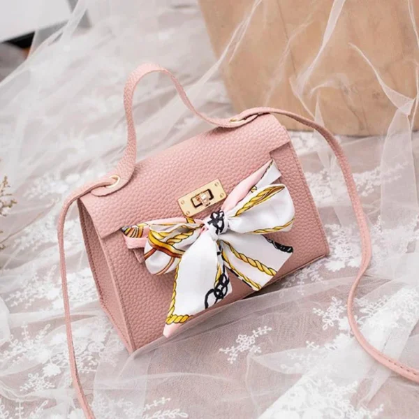 Bolsa  pequena com detalhes de lenço - Imagem 7